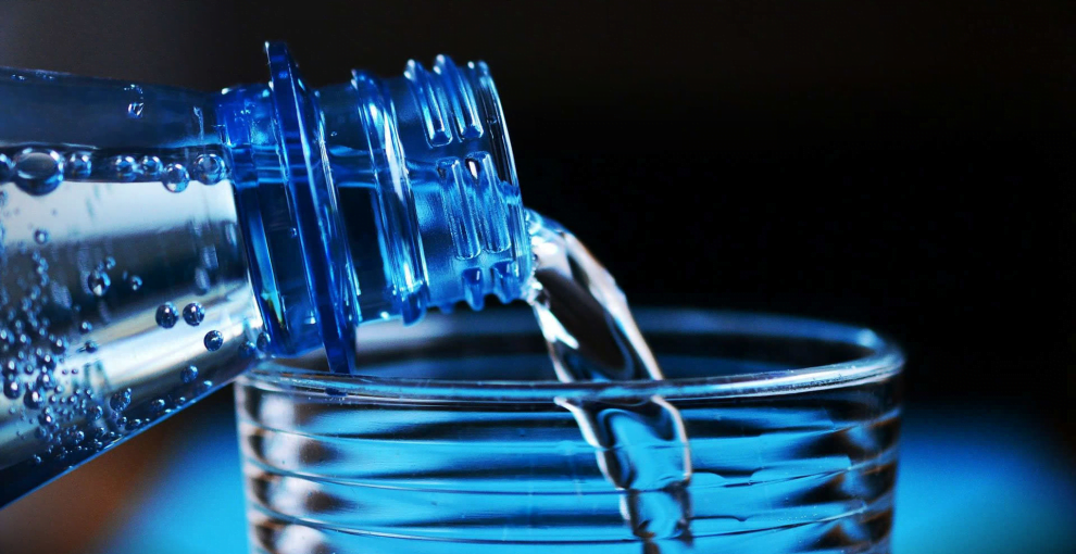 停止打嗝的方法